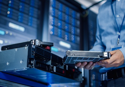 Vendor-neutral IT hardware and software procurement